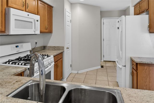 8 Foxe Commons, Chili, NY 14624
