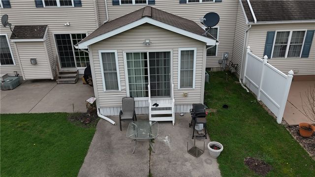 8 Foxe Commons, Chili, NY 14624