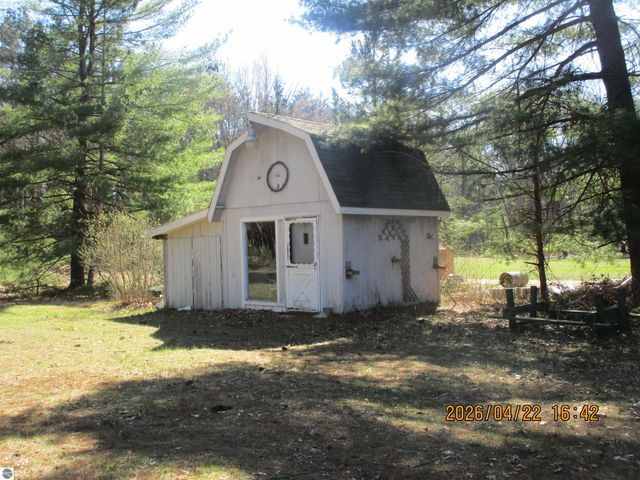 5179 W M-55, Tawas City, MI 48763