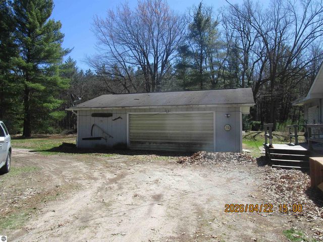 5179 W M-55, Tawas City, MI 48763