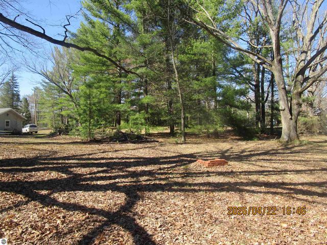 5179 W M-55, Tawas City, MI 48763