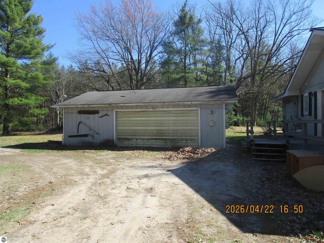 5179 W M-55, Tawas City, MI 48763
