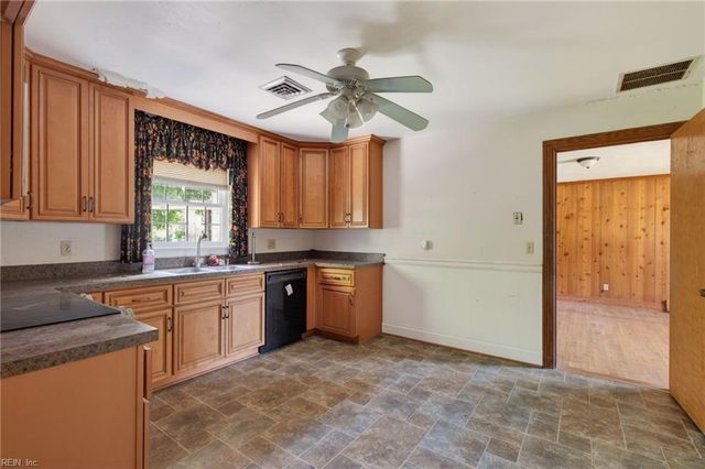 1875 Ames CIR W, Chesapeake, VA 23321
