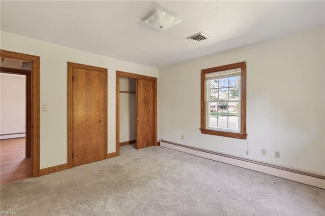 1875 Ames CIR W, Chesapeake, VA 23321