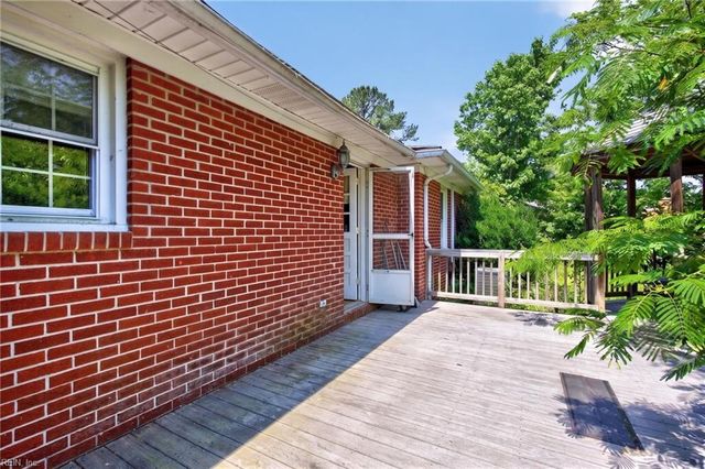 1875 Ames CIR W, Chesapeake, VA 23321