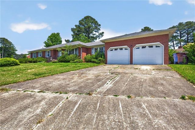 1875 Ames CIR W, Chesapeake, VA 23321