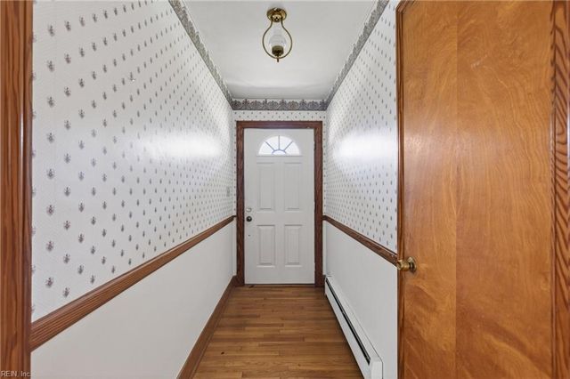 1875 Ames CIR W, Chesapeake, VA 23321
