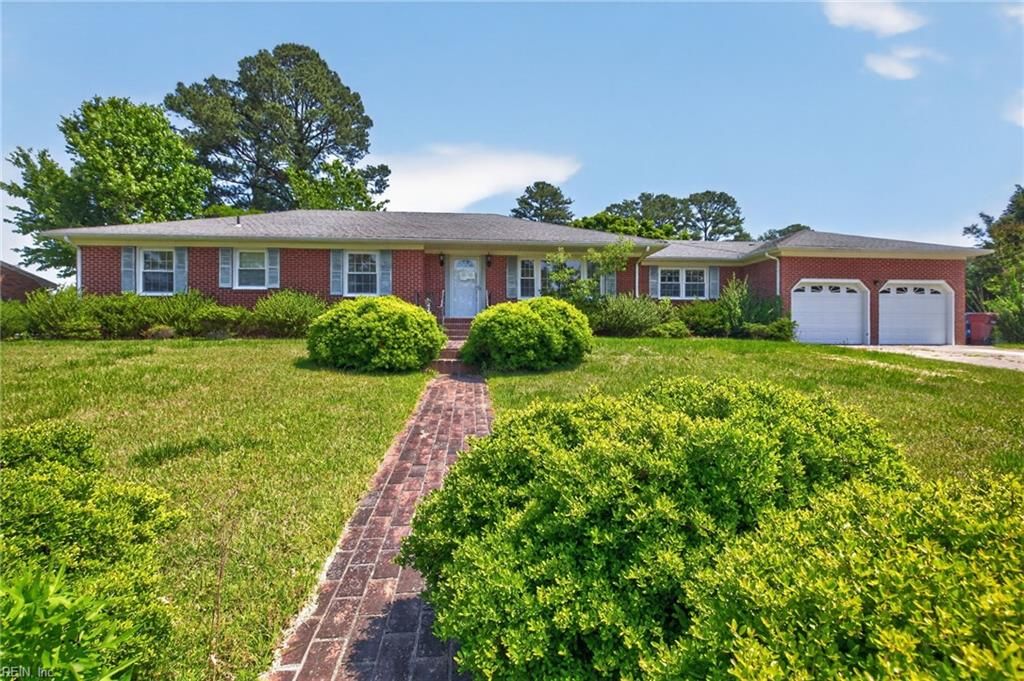 1875 Ames CIR W, Chesapeake, VA 23321