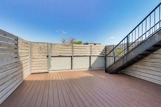 2910 W Palmer Street 2, Chicago, IL 60647