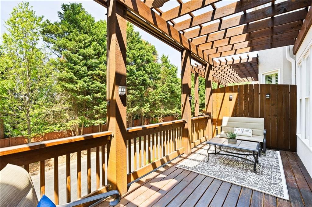 Image 18 of property listing at 4386 Paces Point Circle SE, Smyrna, GA 30080