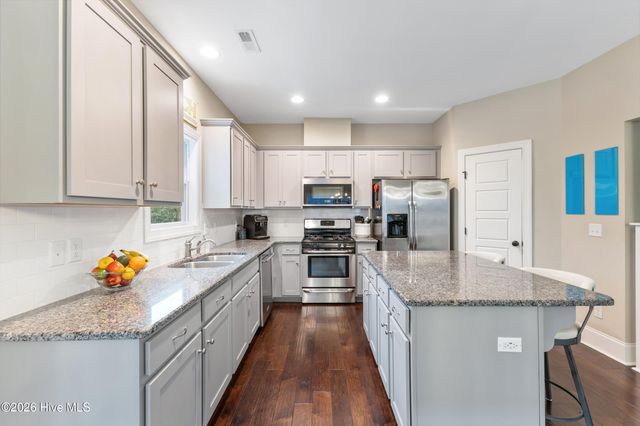 346 Hanover Lakes Drive, Wilmington, NC 28401