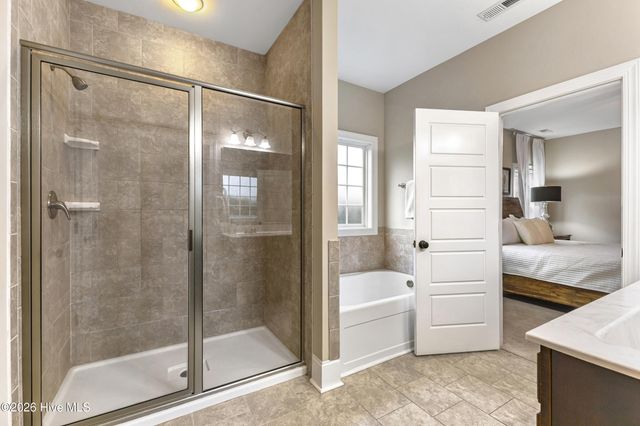 346 Hanover Lakes Drive, Wilmington, NC 28401