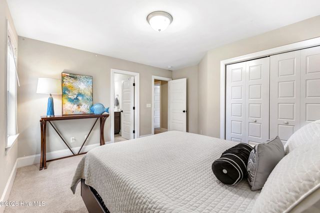 346 Hanover Lakes Drive, Wilmington, NC 28401