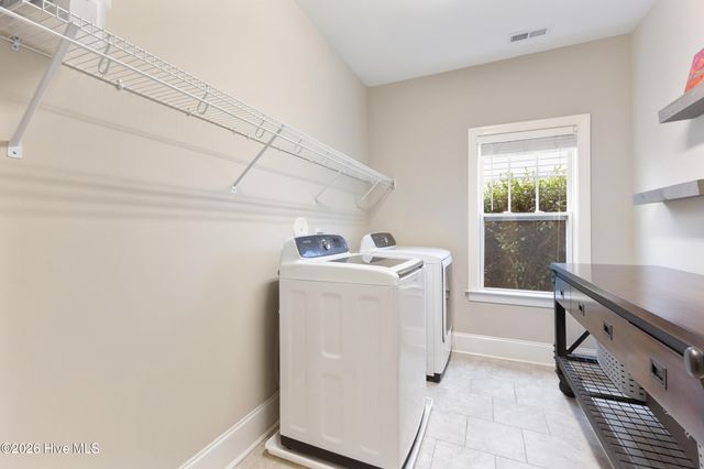 346 Hanover Lakes Drive, Wilmington, NC 28401