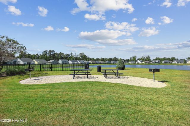 346 Hanover Lakes Drive, Wilmington, NC 28401