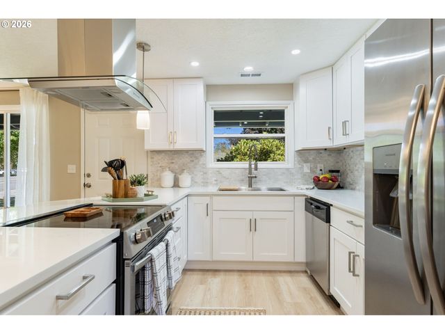 280 Nw 23RD St, Gresham, OR 97030