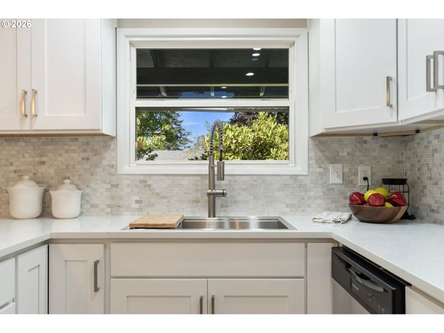 280 Nw 23RD St, Gresham, OR 97030