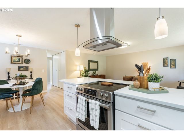 280 Nw 23RD St, Gresham, OR 97030