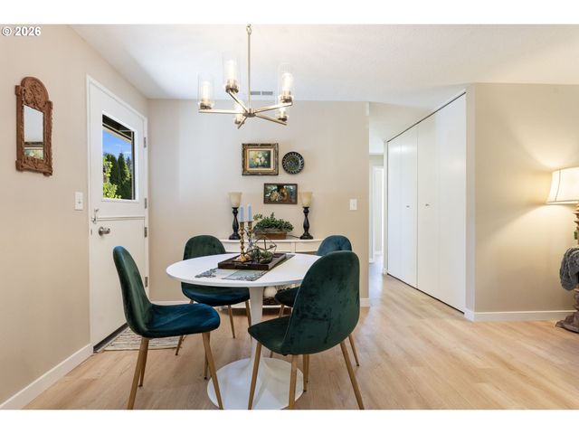 280 Nw 23RD St, Gresham, OR 97030