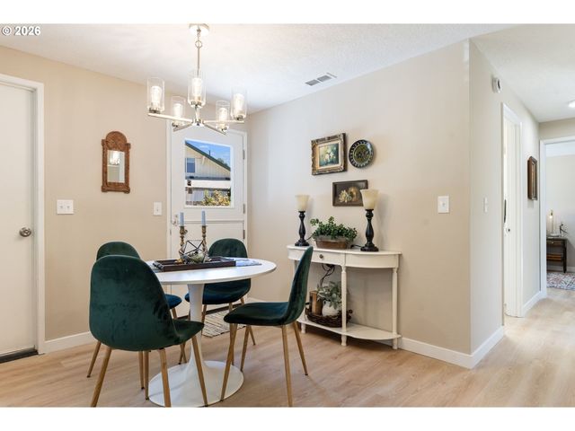 280 Nw 23RD St, Gresham, OR 97030