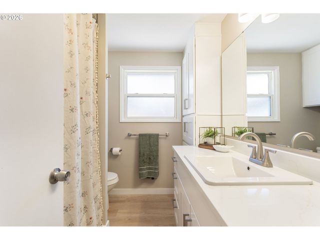 280 Nw 23RD St, Gresham, OR 97030