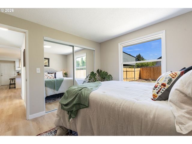 280 Nw 23RD St, Gresham, OR 97030