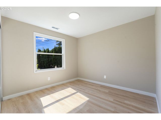 280 Nw 23RD St, Gresham, OR 97030