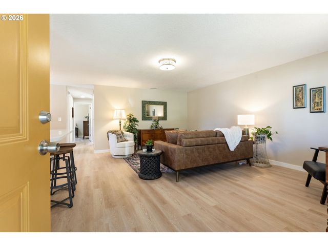 280 Nw 23RD St, Gresham, OR 97030