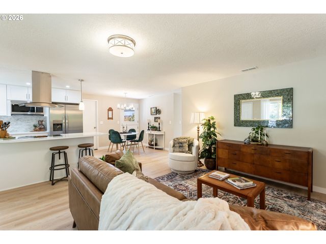 280 Nw 23RD St, Gresham, OR 97030