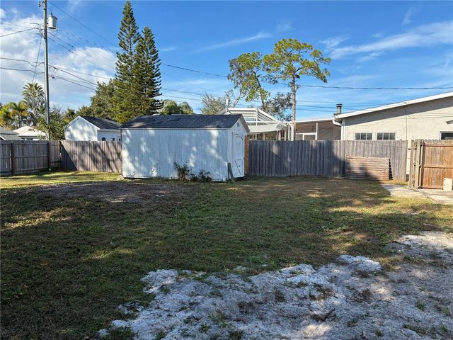 9024 2ND STREET N, St Petersburg, FL 33702