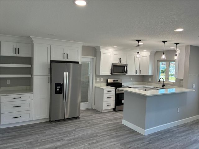 9024 2ND STREET N, St Petersburg, FL 33702