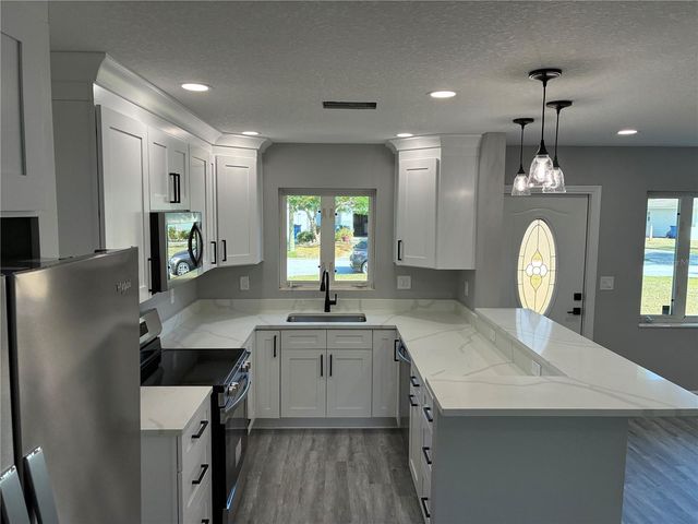 9024 2ND STREET N, St Petersburg, FL 33702