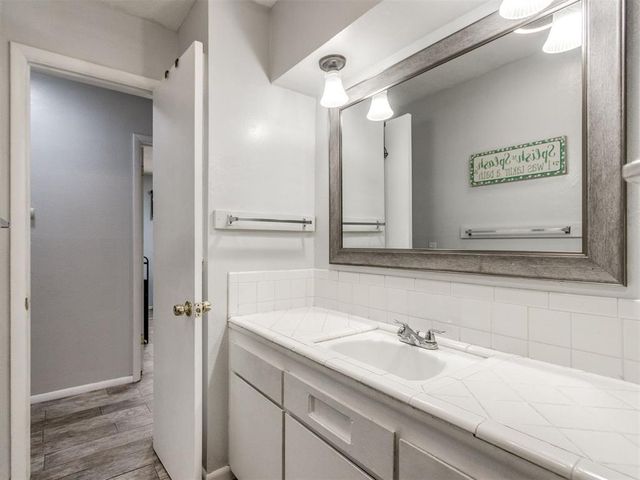 4201 Epperly Drive, Del City, OK 73115