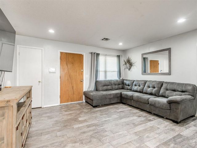 4201 Epperly Drive, Del City, OK 73115