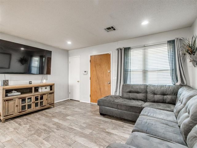 4201 Epperly Drive, Del City, OK 73115