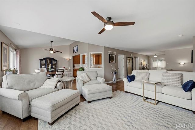 11 Lambeth Lane, Dardenne Prairie, MO 63368