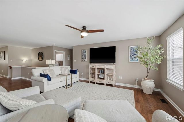 11 Lambeth Lane, Dardenne Prairie, MO 63368