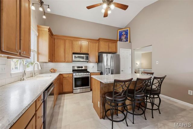11 Lambeth Lane, Dardenne Prairie, MO 63368