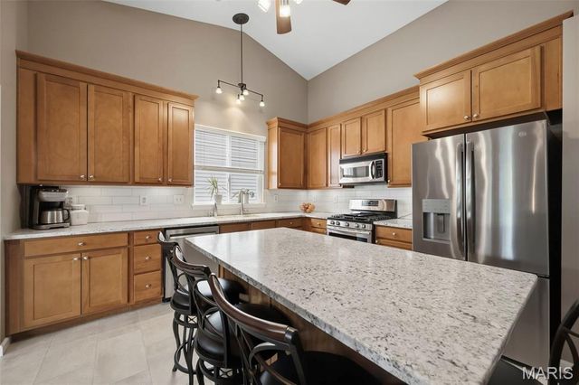 11 Lambeth Lane, Dardenne Prairie, MO 63368