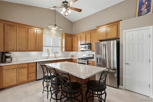 11 Lambeth Lane, Dardenne Prairie, MO 63368