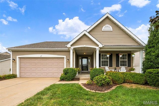 11 Lambeth Lane, Dardenne Prairie, MO 63368