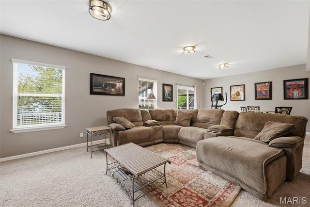 11 Lambeth Lane, Dardenne Prairie, MO 63368