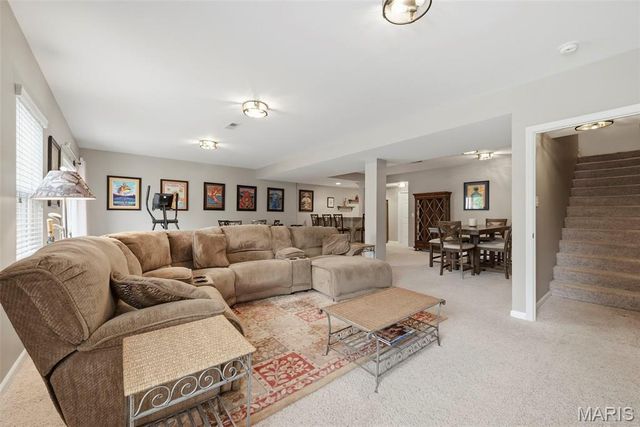 11 Lambeth Lane, Dardenne Prairie, MO 63368