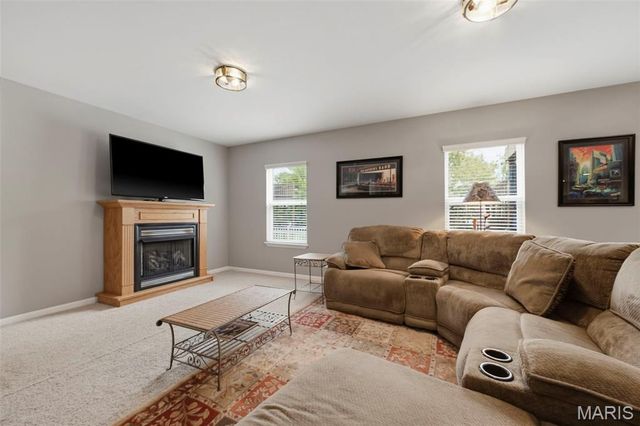 11 Lambeth Lane, Dardenne Prairie, MO 63368