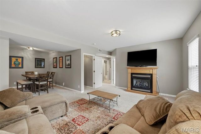 11 Lambeth Lane, Dardenne Prairie, MO 63368