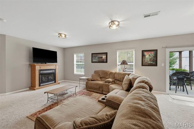 11 Lambeth Lane, Dardenne Prairie, MO 63368