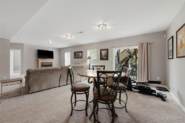 11 Lambeth Lane, Dardenne Prairie, MO 63368