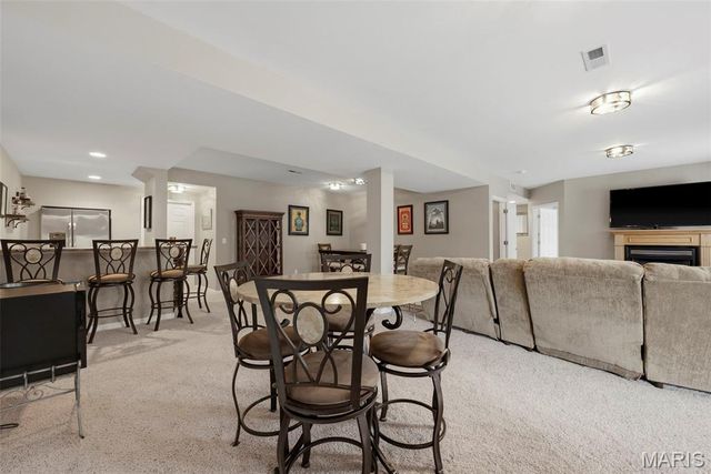 11 Lambeth Lane, Dardenne Prairie, MO 63368