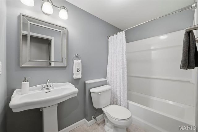 11 Lambeth Lane, Dardenne Prairie, MO 63368