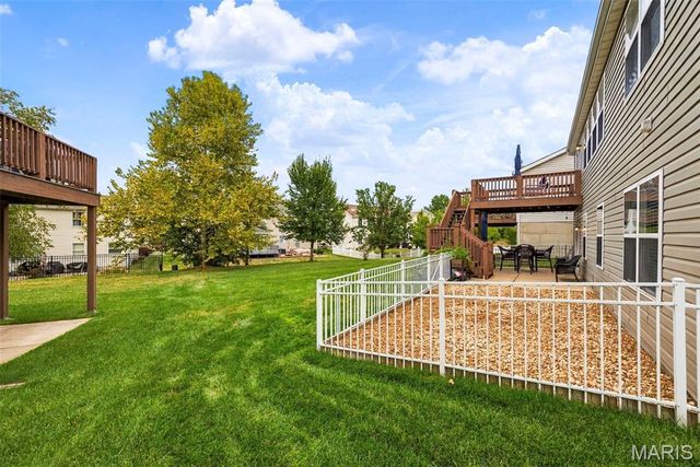 11 Lambeth Lane, Dardenne Prairie, MO 63368